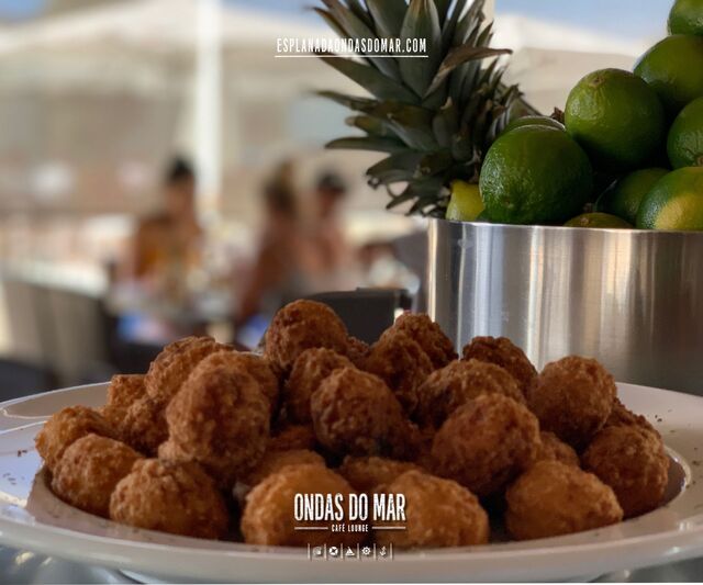 Salgados.
esplanadaondasdomar.com