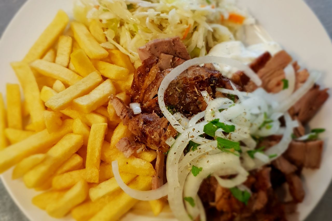 Gyrosteller vom Schwein oder Hähnchen