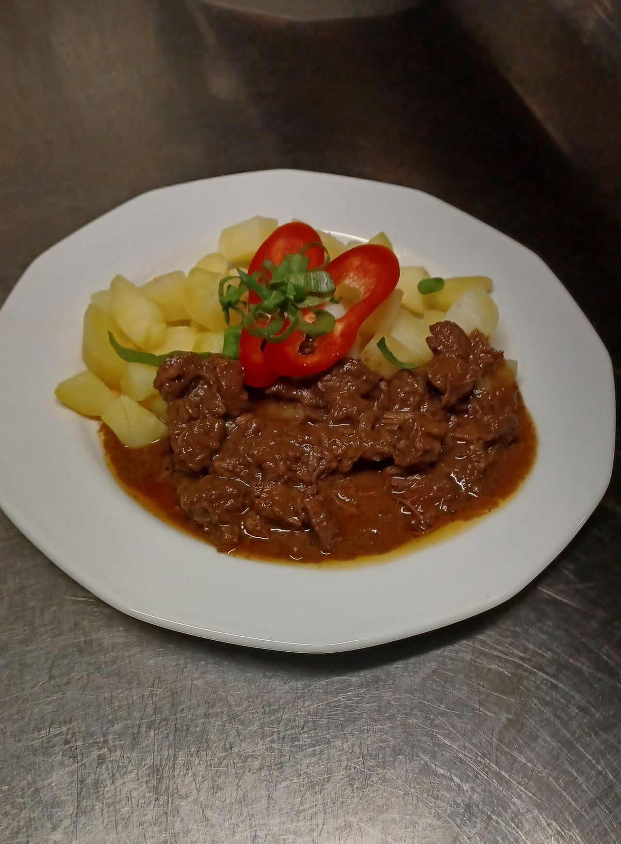 Marhapörkölt