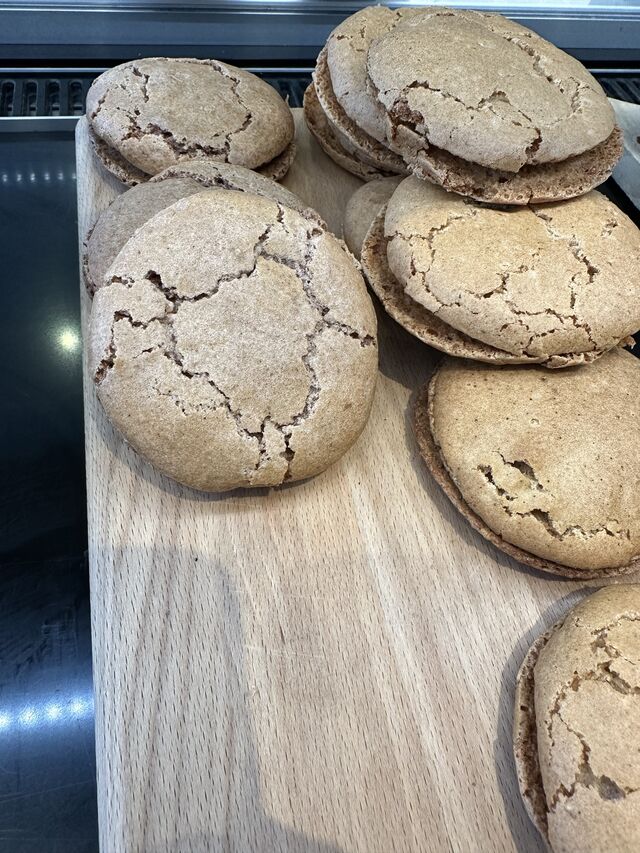 Macarons , chocolat ou café 