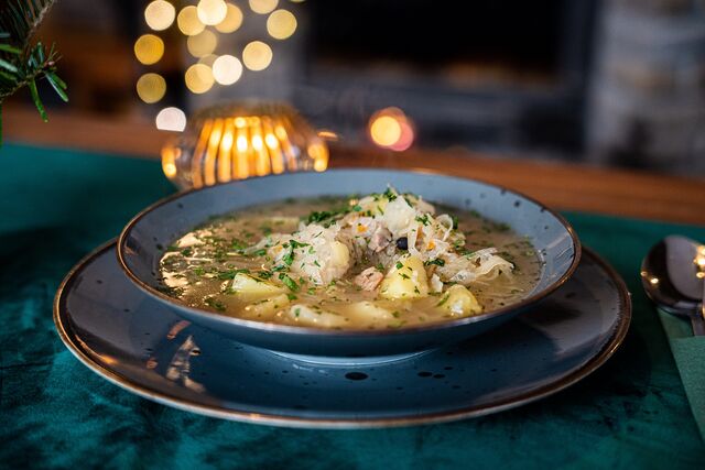 Kwaśnica na wędzonym żeberku