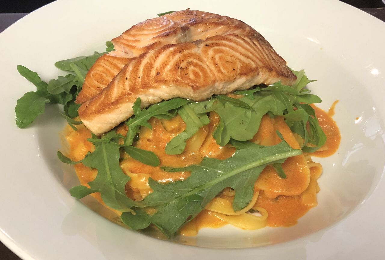 Tagliatelle Salmone e Rucola
(Aus der festen Speisekarte)