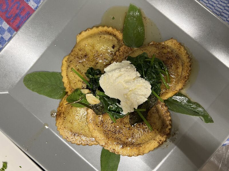 Hausgemachte Ravioloni