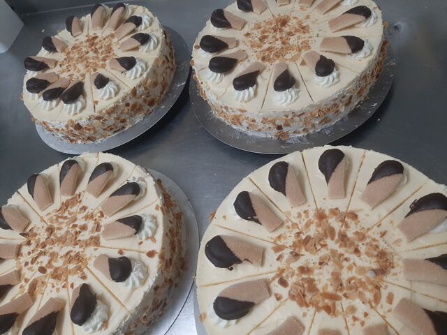 jetzt neu!! hausgemachte Kuchen & Torten