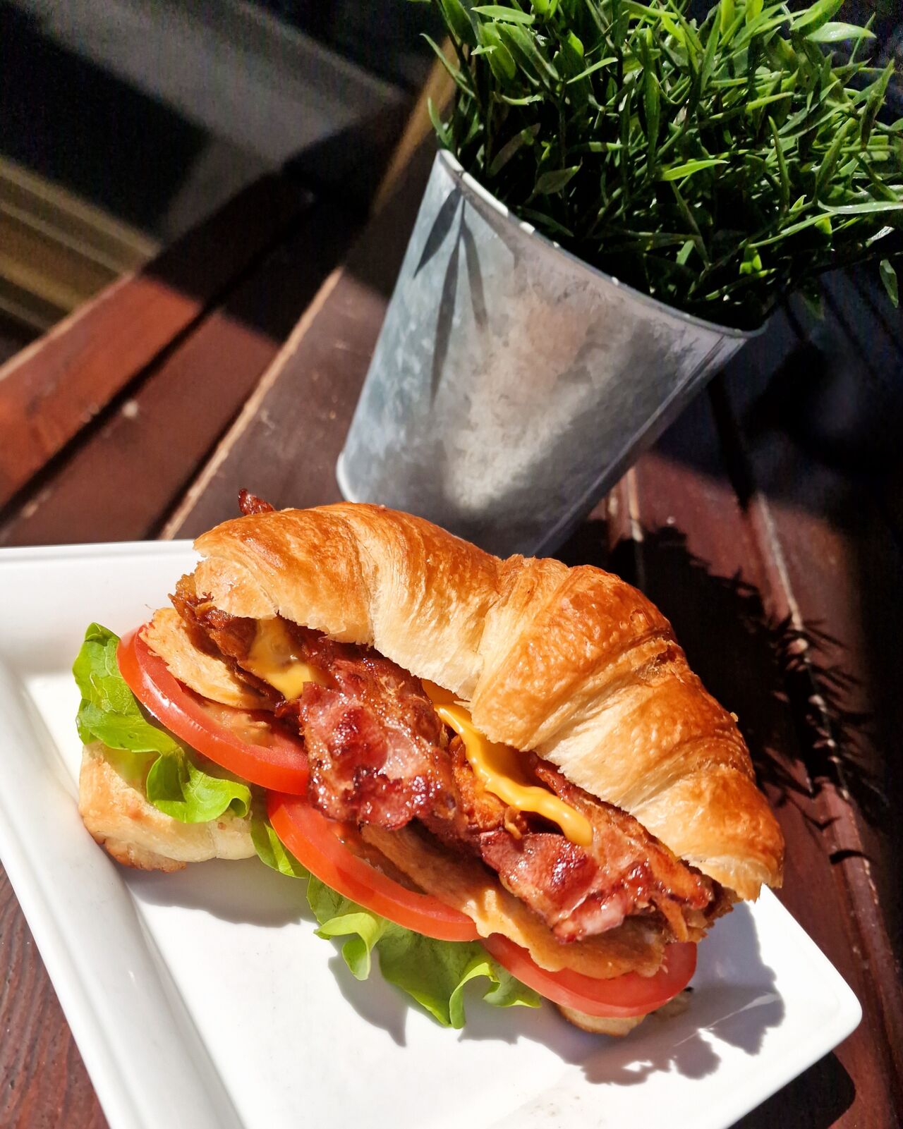 Croissant Burger