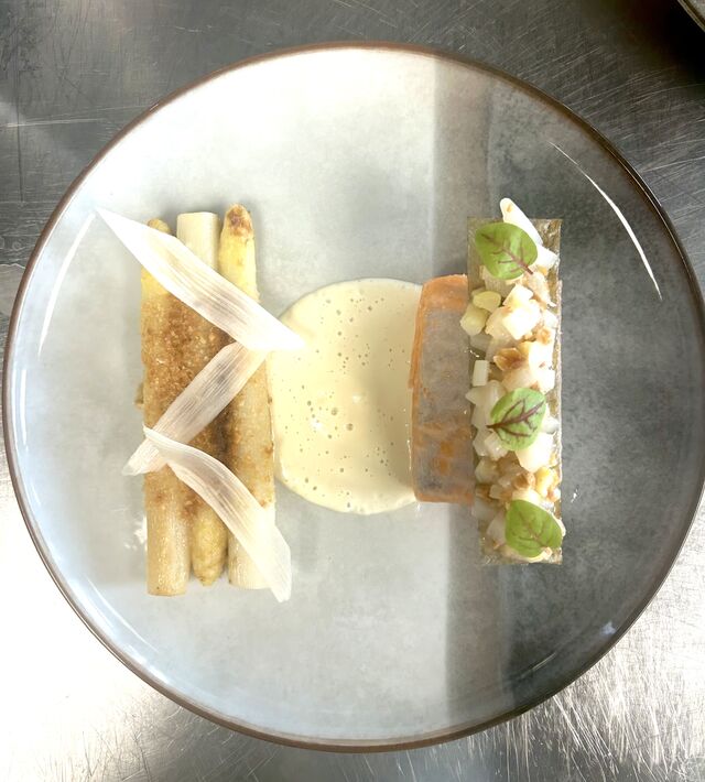 Truite asperge blanche cacahuète oseille