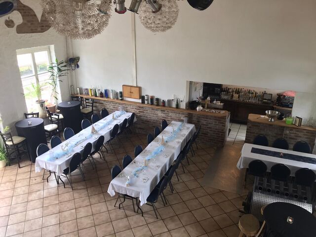 Taufe in der Trafostation