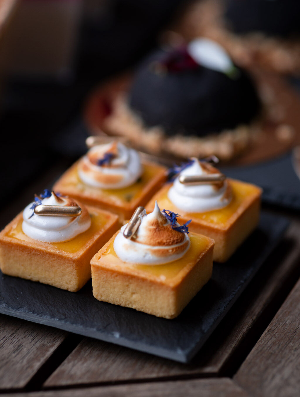 Tartaletka / passion curd / beza włoska