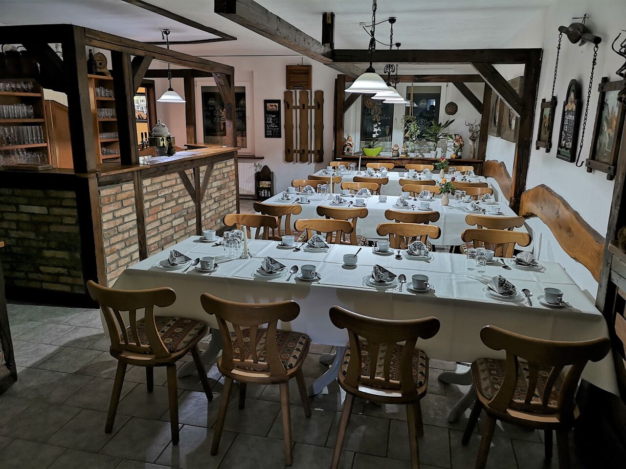 Gastraum/ Kaffeetafel