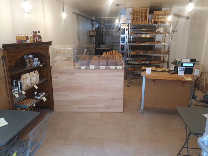 Boutique ouverte sur le fournil