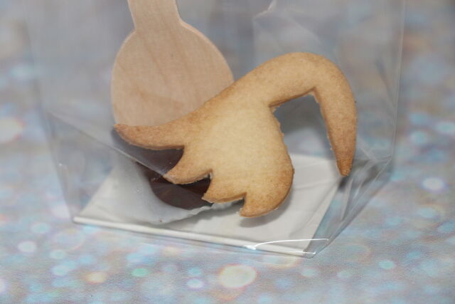 Cuillere chocolat chaud et son biscuit