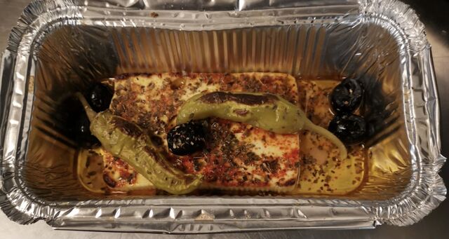 Schafskäse
Mit Zwiebeln und Olivenöl! Nr 22?