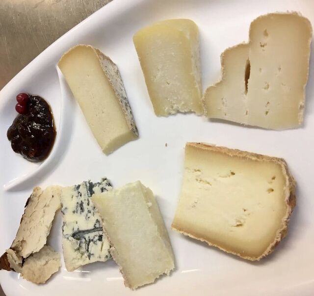 Raschera dop,Robiola di Roccaverano dop,Montebore,Cevrin di Coazze,Castelmagno dop,Blu Moncenisio,Occelli® in foglie di Castagno