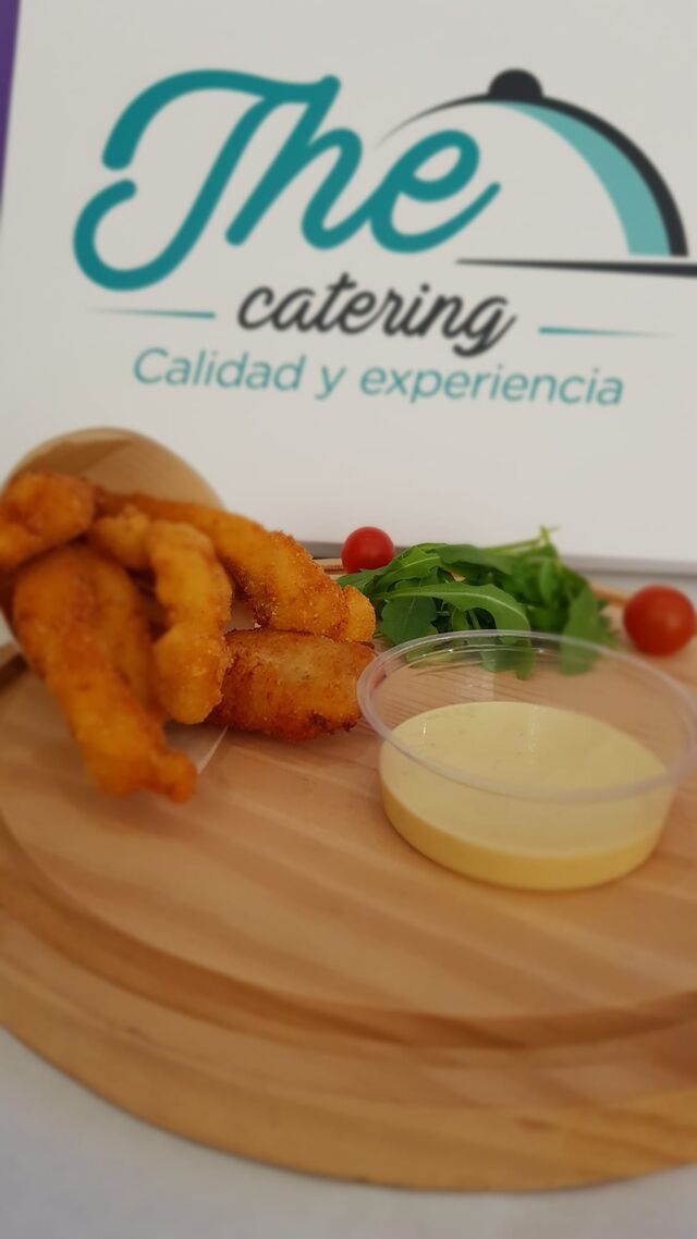 Fingers de pollo con salsa de miel y mostaza