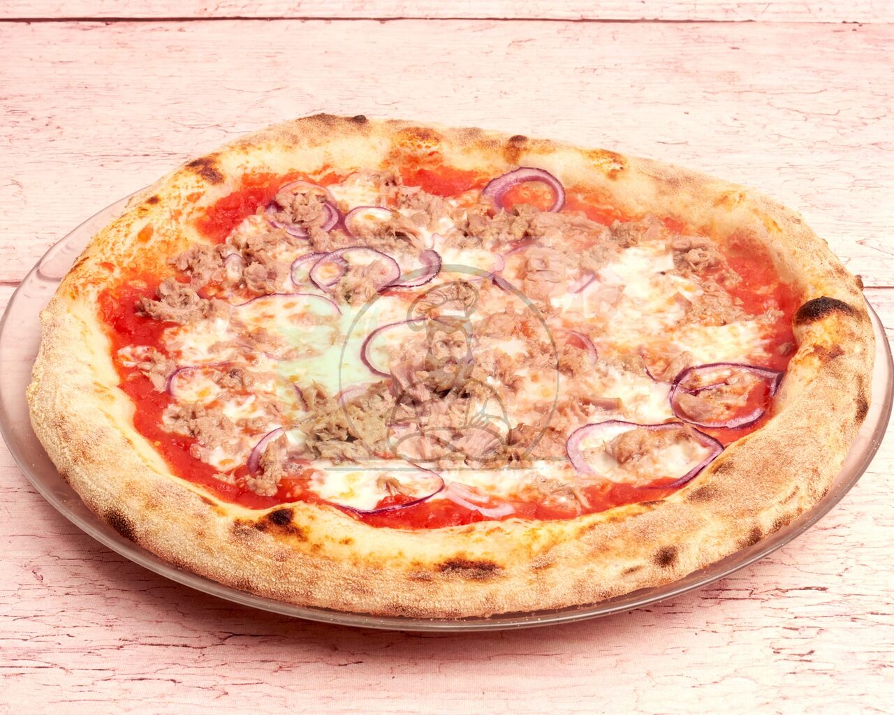 TONNO e CIPOLLE
tomate, mozzarella, thon, oignons