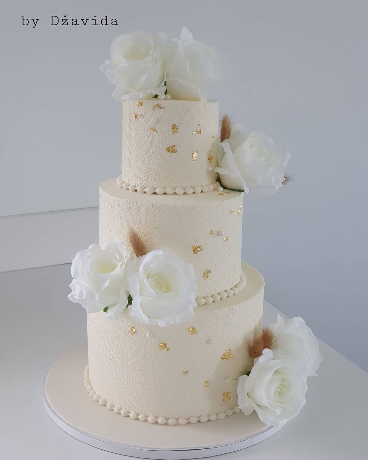 WEDDING CAKE