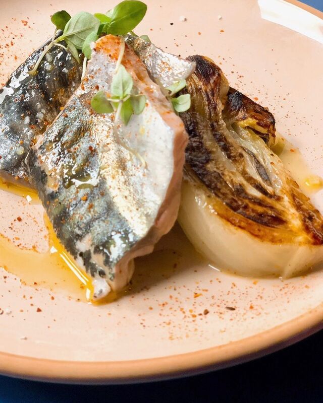 Maqureau mariné et fenouil snacké