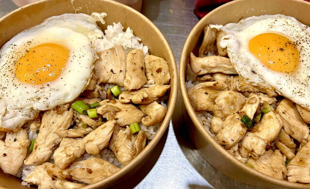 Gai Gratiem ou Poulet caramélisé à l'ail