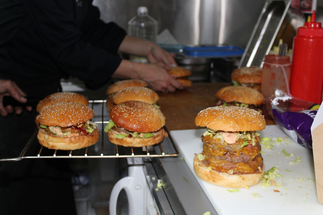 VOS BURGERS EN PREPA 