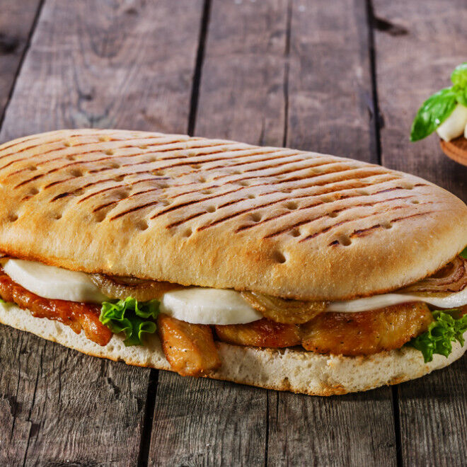 Paninis poulet rôti mozzarella