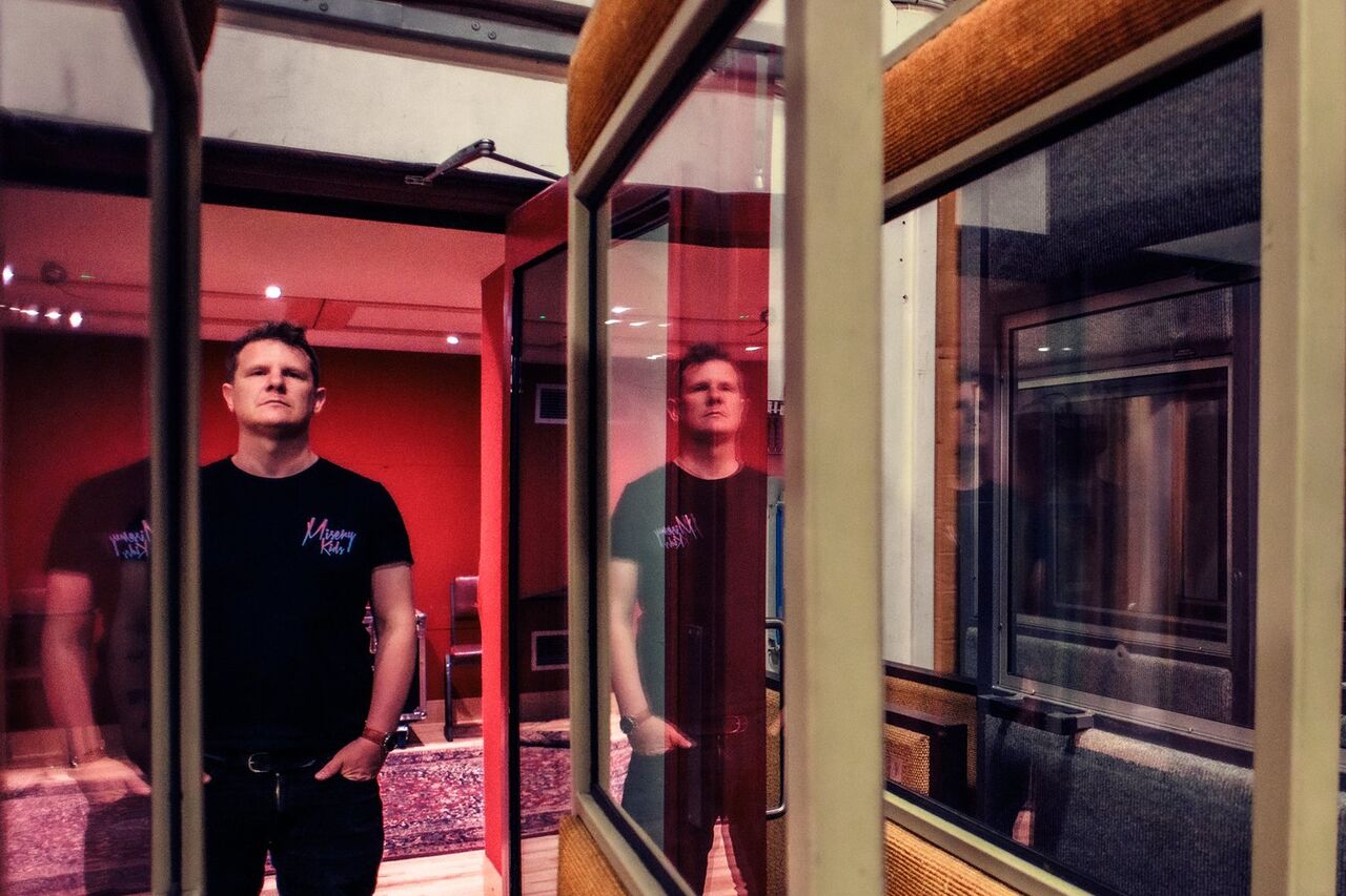 06 DEC - Adam Wedd in concert at The Londoner