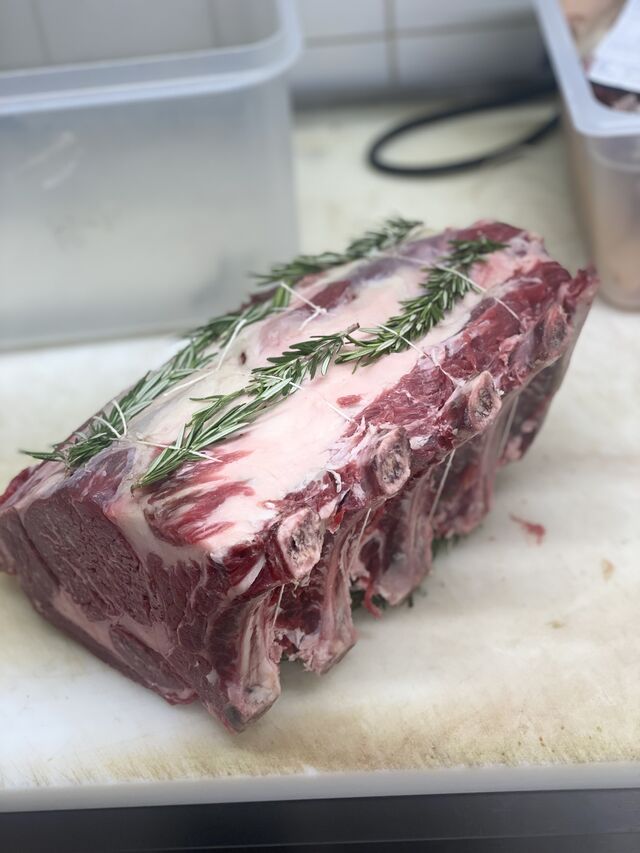 Prime rib - vysoký roštěnec v celku