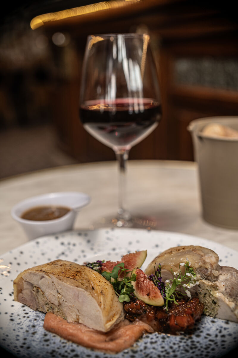 Poulette de Racan et crémeux aux figues