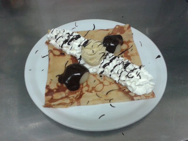 WILLIAM : poire au sirop, chocolat chaud, chantilly, glace vanille