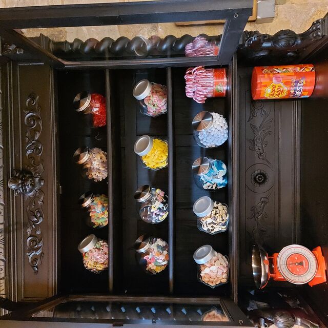 Mise à disposition d'un étalage à bonbon.
Vendu à l'unité pour confectionner des poches à vos goûts !!!