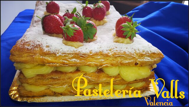 Milhojas de Crema pastelera y Fresas naturales. (por encargo)
Dolce Tipico Italiano.