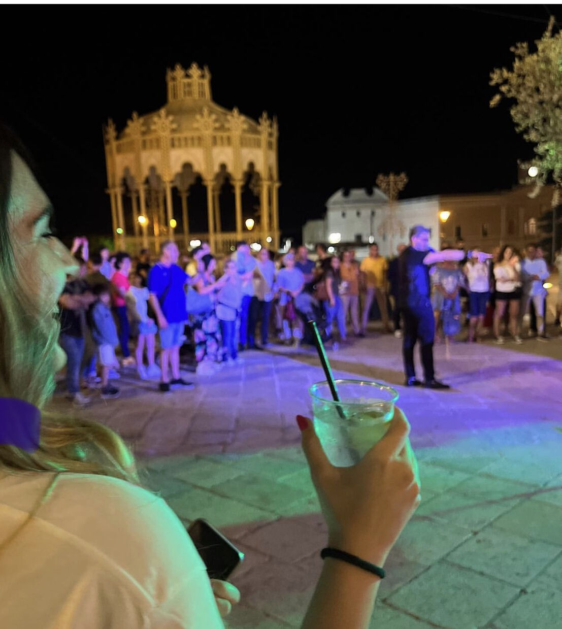 IUS è questo: divertimento, luci, musica, emozioni.
È convivialità, spensieratezza.
