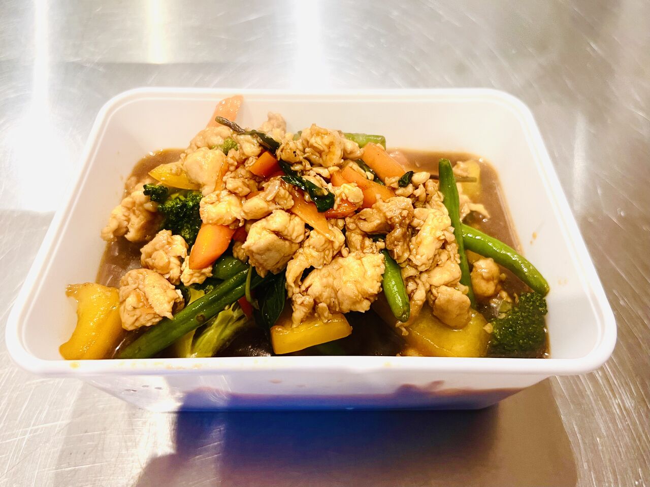 Gehacktes Hähnchen mit Gemüse in Austernsoße & Reis als Beilage