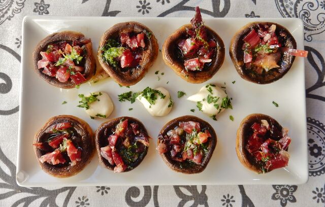 Champiñones con jamon