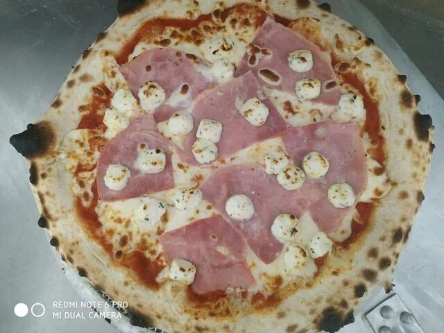 Boursin 13€base tomate / mozzarella / jambon / boursin 