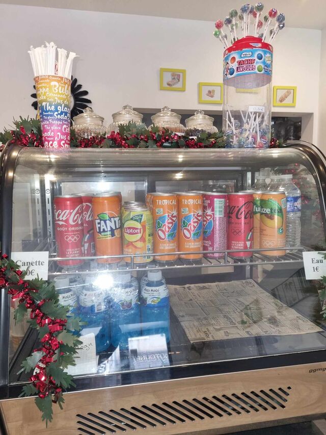 canette 1€80 & eau 1€ & mogu mogu 2€ 