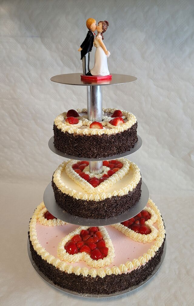 Hochzeitstorte (Preis auf Anfrage)