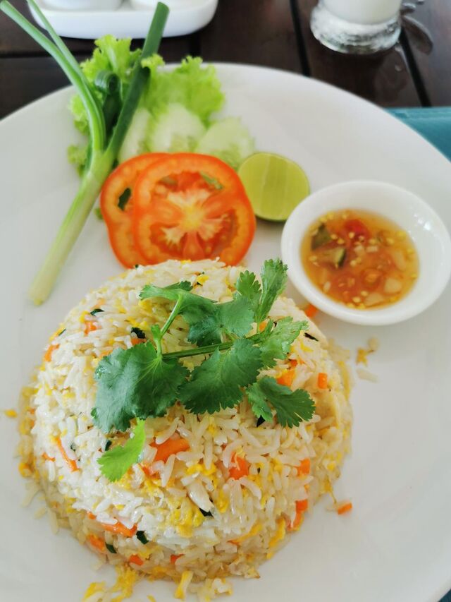 Khao Pad: Riz sauté thaï un délice