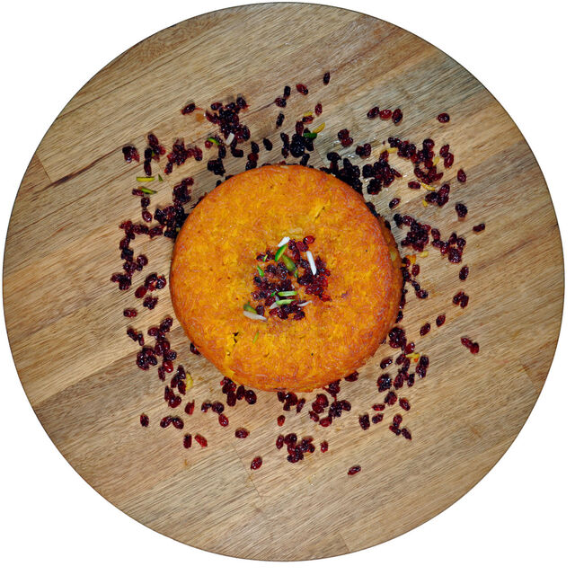 TORTA DI RISO CON VERDURE
Riso, zafferano, yogurt, tuorlo d'uovo, burro, crespino, acqua di rosa.