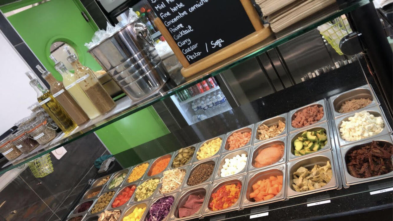 Bar à salades avec nos fruits et légumes variés