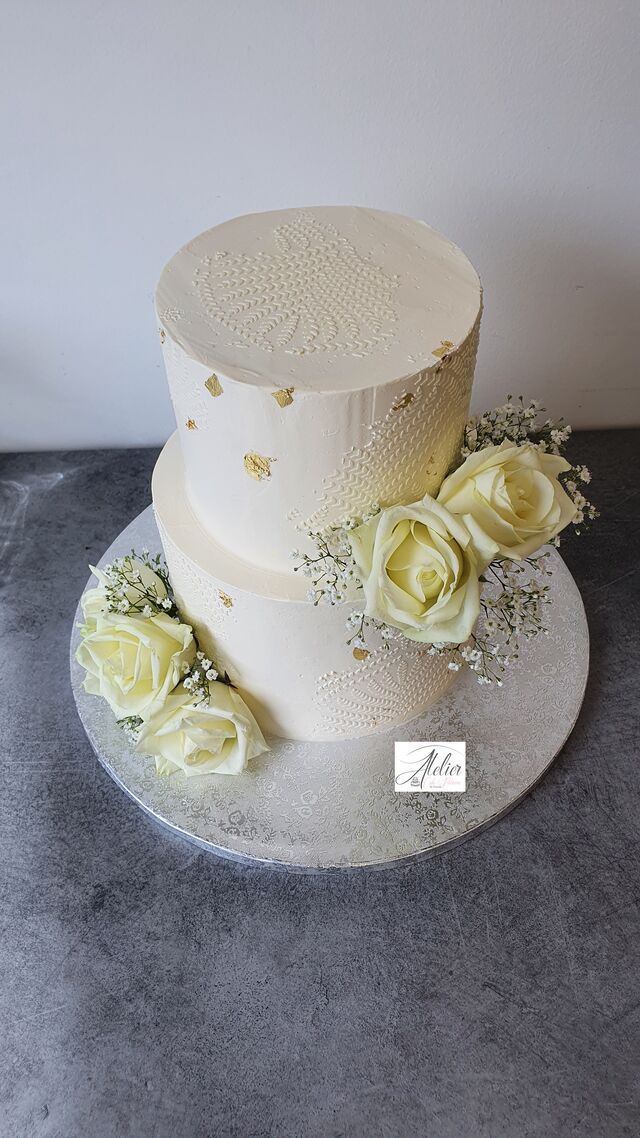 WEDDING CAKE