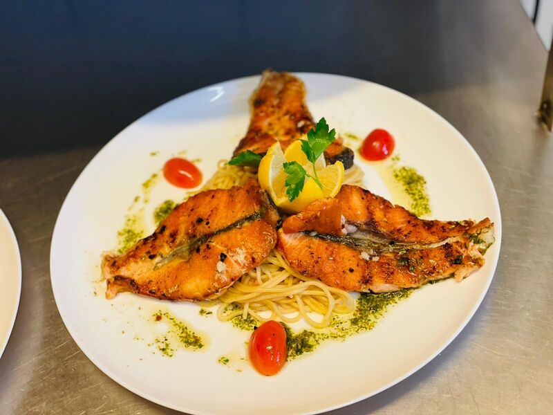 Lachs vom Grill mit Spaghetti