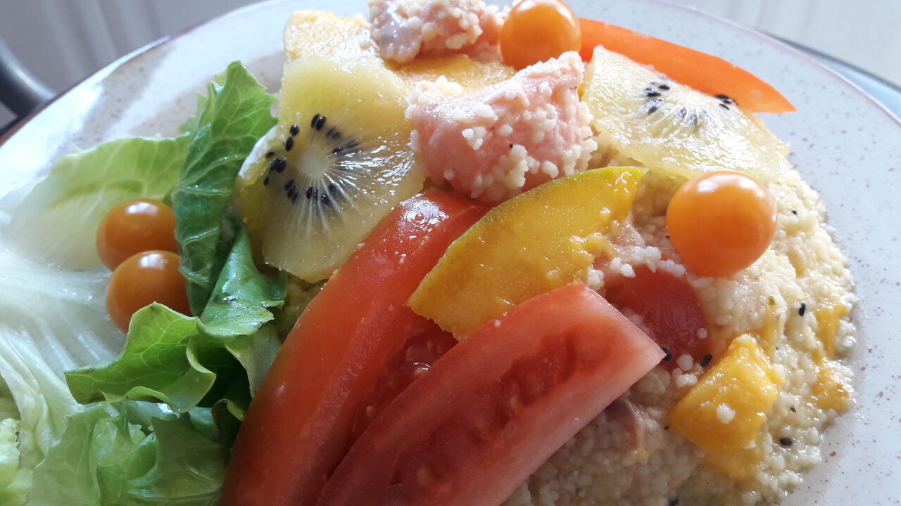 Saladas - Base Ceviche
(Diversas: frango, camarão, salmão fumado, frutas, etc.)