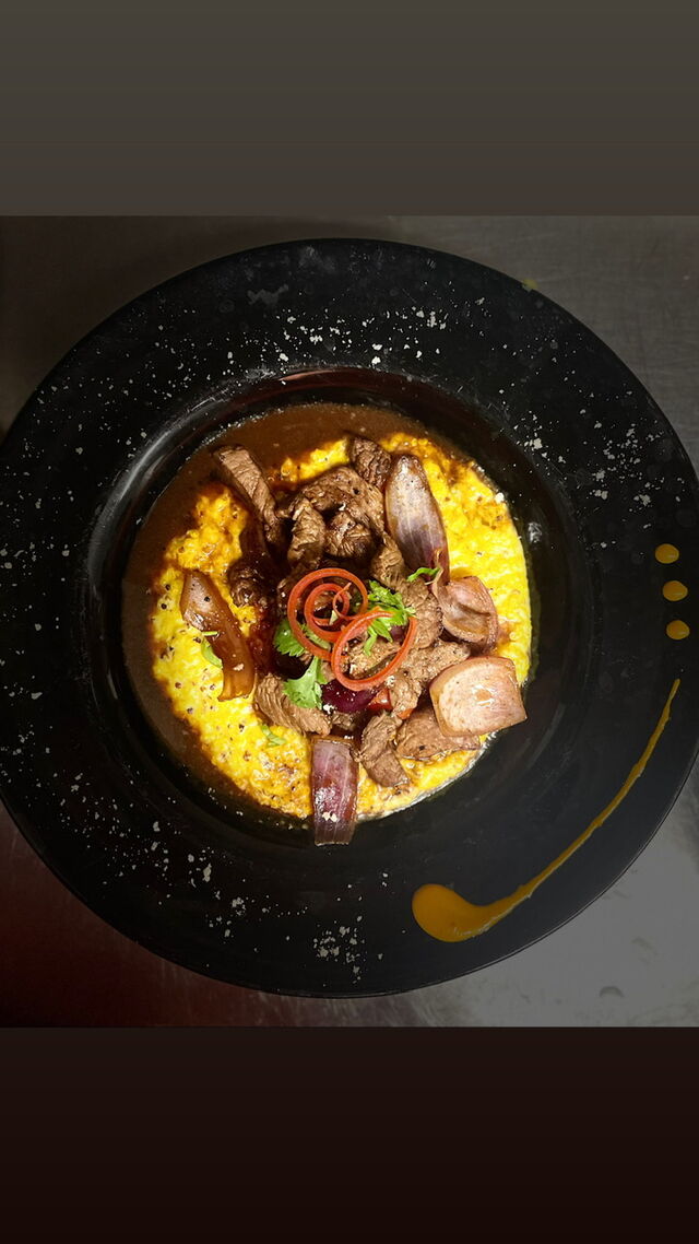 Quinotto a la huancayna con lomo saltado 