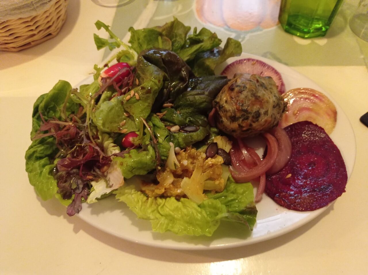 Crépinette maison et sa salade mélangée