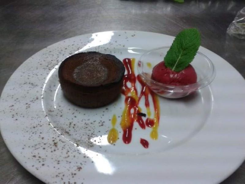Cœur coulant au chocolat et son sorbet framboise