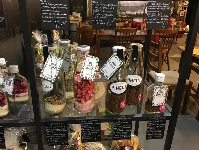 Leuk cadeau idee! Om zelf de lekkerste likeur te maken, erg leuk om te krijgen.