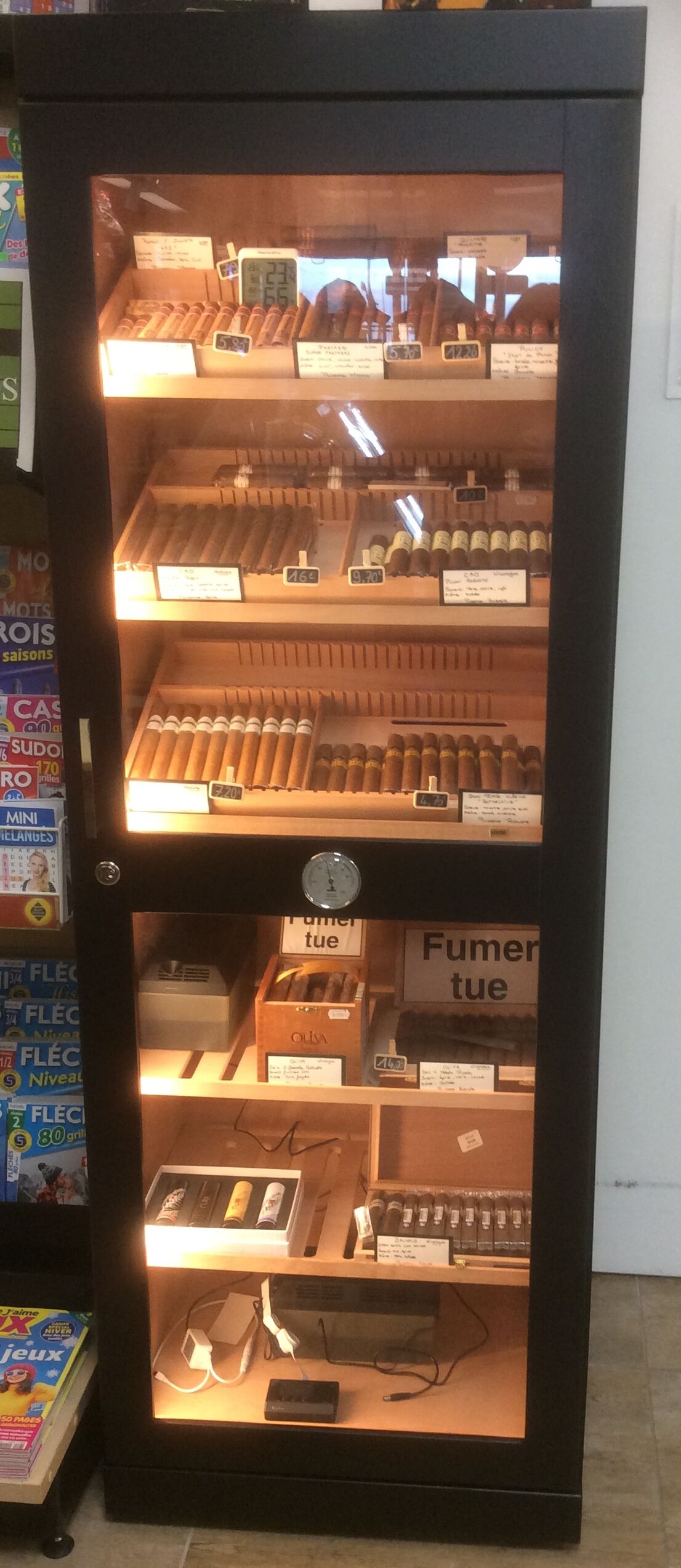 Cave à cigares
en provenance de CUBA Honduras Nicaragua ..