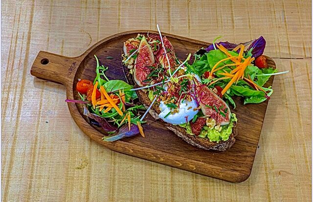 Toast figues burrata 