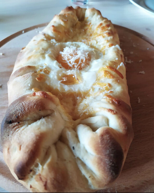 Хачапурі по-аджарськи