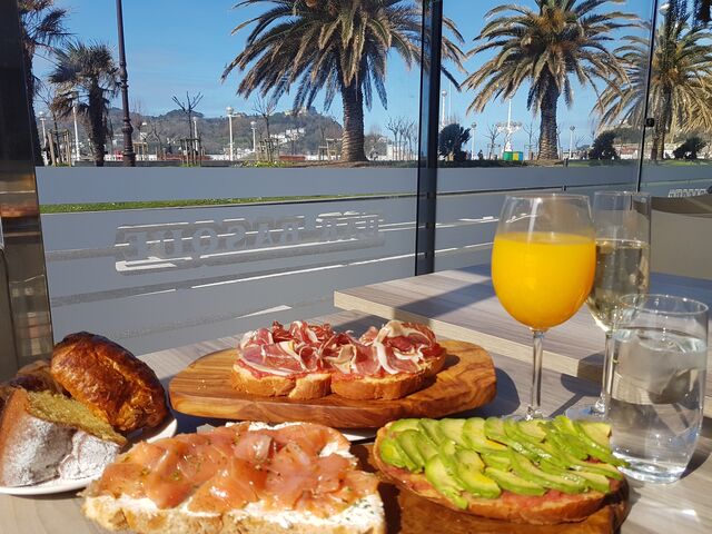 Ven a disfrutar de nuestras deliciosas tostadas!